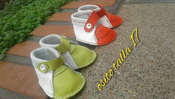 zapatitos de bebe tipo moccs - Imagen 8