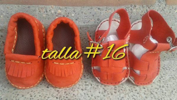 zapatitos de bebe tipo moccs - Imagen 12